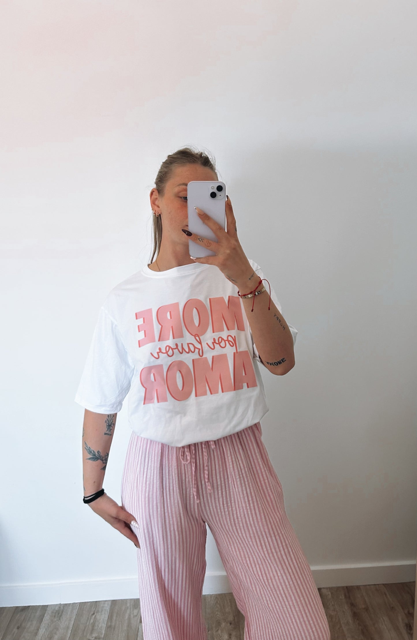 T-shirt More
